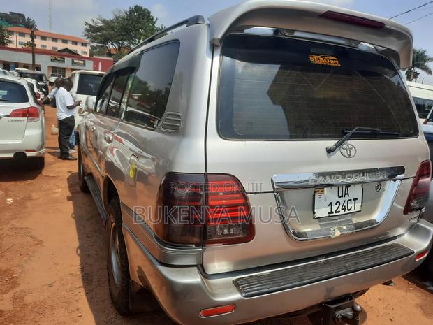 Toyota Land Cruiser Cygnus 4.7 2005 Silver