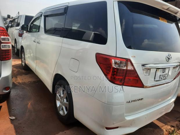 Toyota Alphard 2010 White