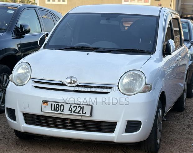 Toyota Sienta 1.5 FWD 2007 White