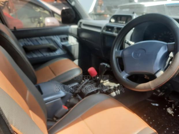 Toyota Land Cruiser Prado 2005 Silver