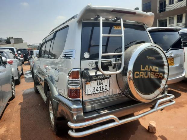 Toyota Land Cruiser Prado 2005 Silver
