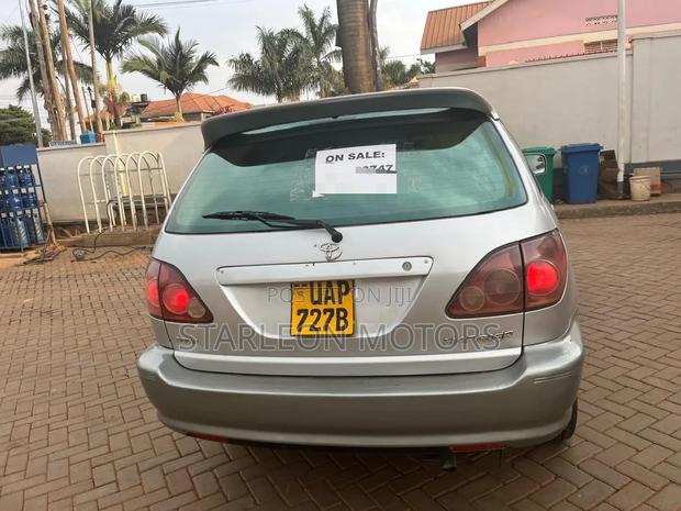 Toyota Harrier 2.2 16V 4WD 1998 Silver