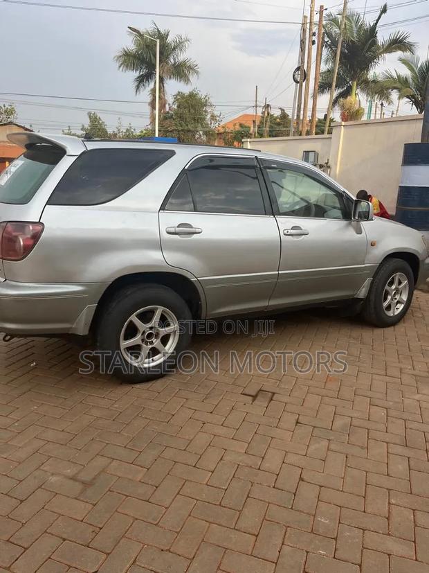 Toyota Harrier 2.2 16V 4WD 1998 Silver