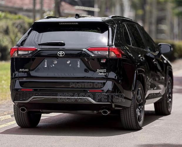 Toyota RAV4 XLE FWD 2024 Black