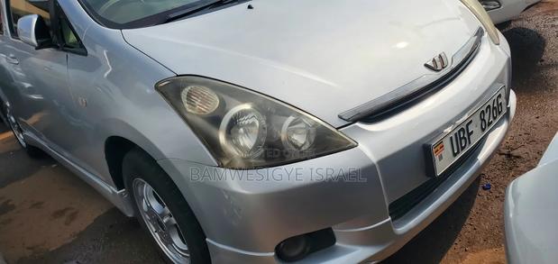 Toyota Wish 2004 Silver
