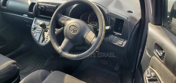 Toyota Wish 2004 Silver
