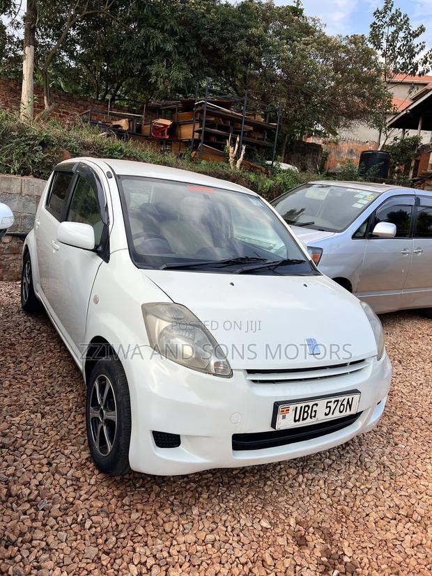Toyota Passo 1.0 AWD 2010 White