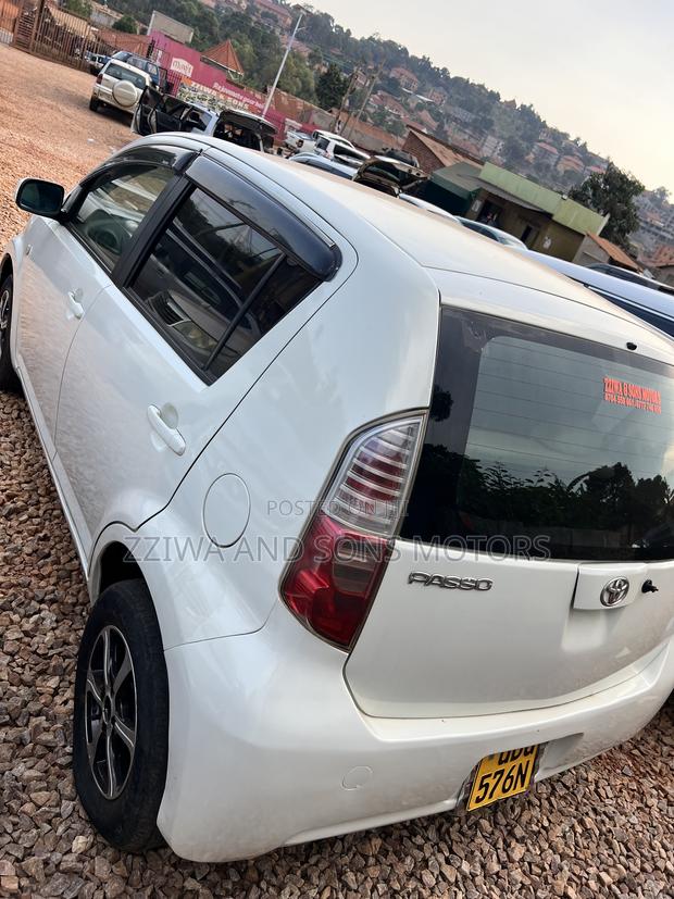 Toyota Passo 1.0 AWD 2010 White