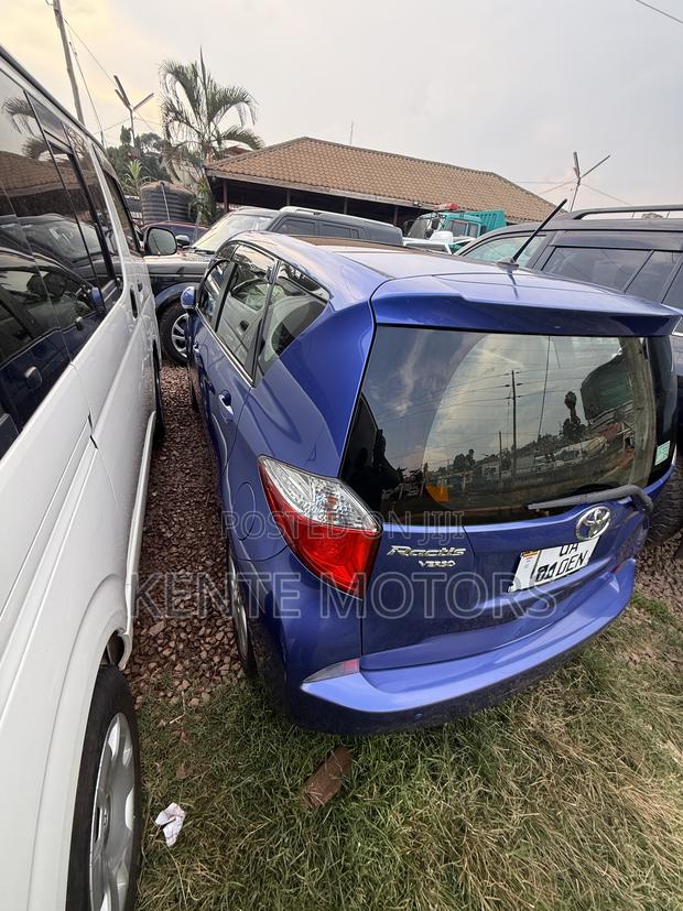 Toyota Ractis 1.5 AWD 2013 Blue
