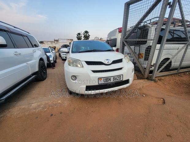Toyota IST 2010 White