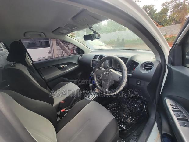 Toyota IST 2010 White