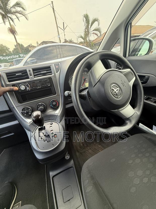 Toyota Ractis 1.5 AWD 2012 White