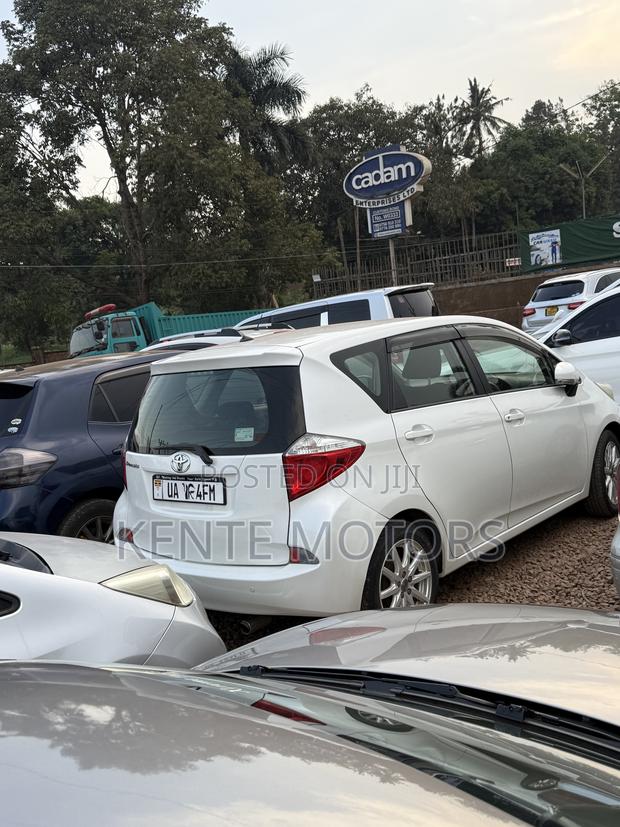 Toyota Ractis 1.5 AWD 2012 White