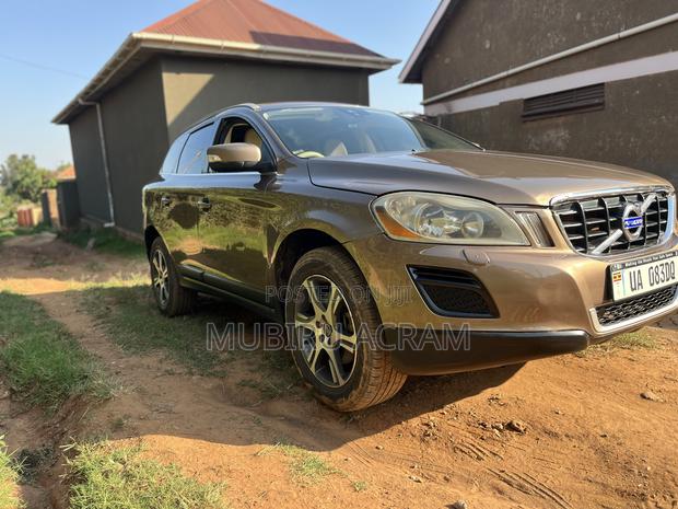 Volvo XC60 2013 Brown
