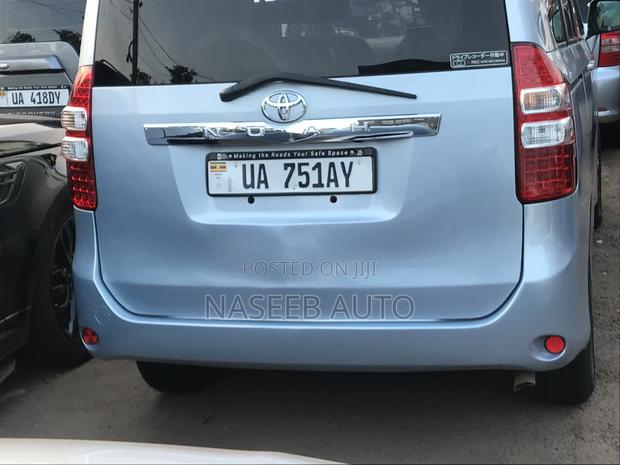 Toyota Noah 2012 Blue