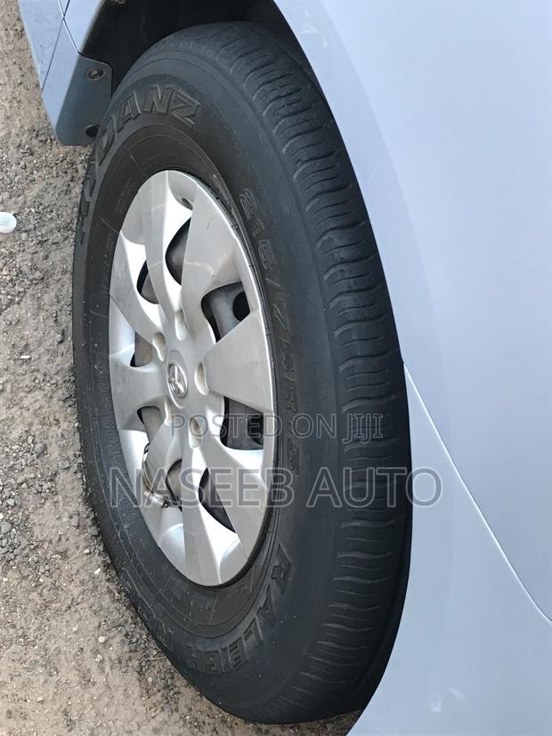 Toyota Noah 2012 Blue