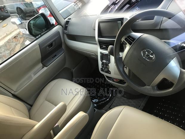 Toyota Noah 2012 Blue