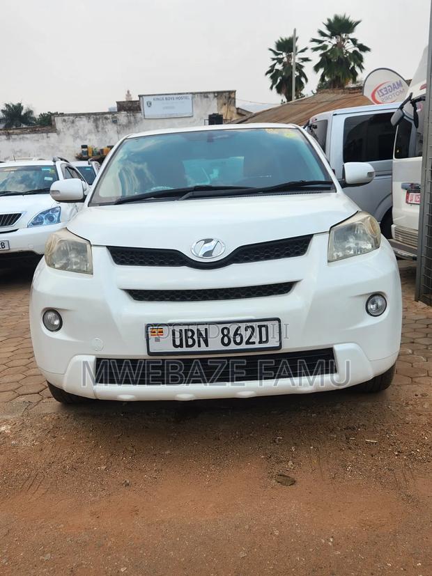 Toyota IST 2009 White