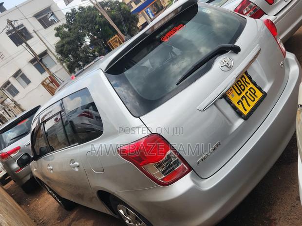 Toyota Corolla Fielder 2010 Silver