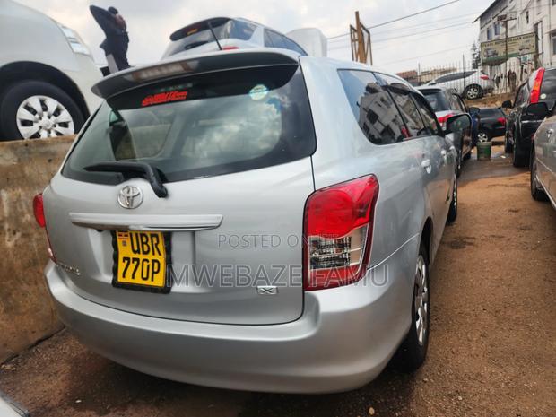 Toyota Corolla Fielder 2010 Silver