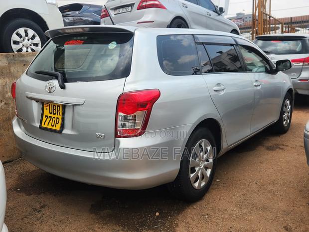 Toyota Corolla Fielder 2010 Silver