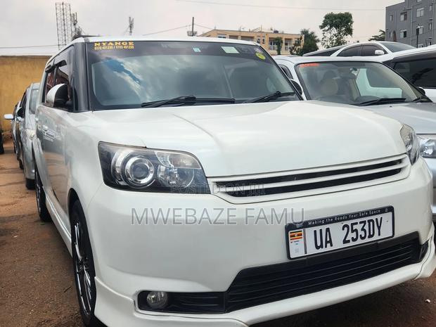 Toyota Corolla Rumion 2010 White