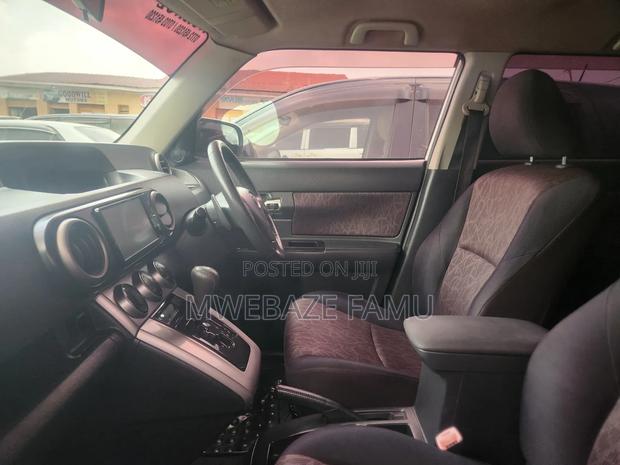 Toyota Corolla Rumion 2010 White