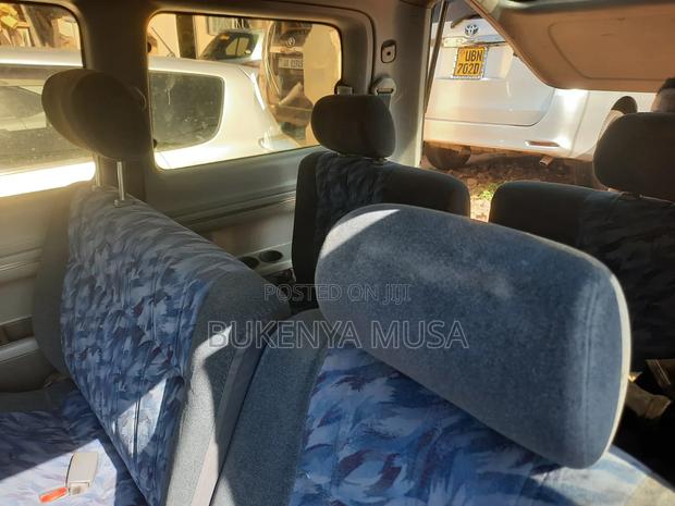 Toyota Noah 2004 Blue