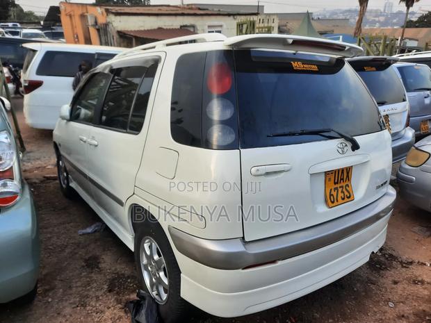 Toyota Raum 2000 White