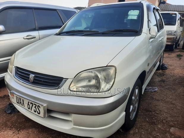 Toyota Raum 2000 White