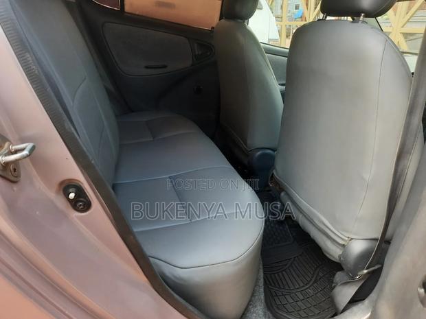 Toyota Vitz 2006 Silver