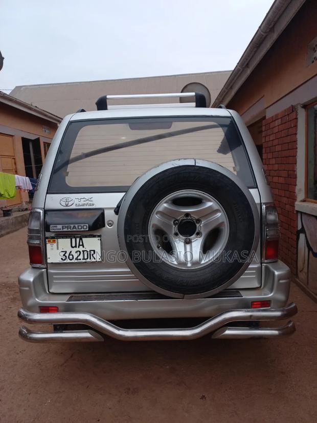 Toyota Land Cruiser 2002 Silver
