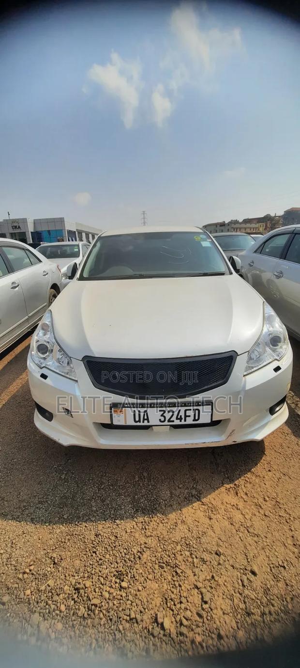 Subaru Legacy 2.5i Sedan CVT 2012 White