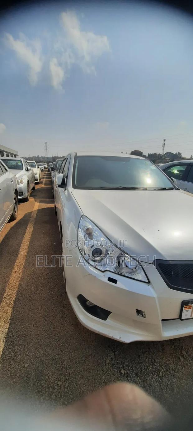 Subaru Legacy 2.5i Sedan CVT 2012 White