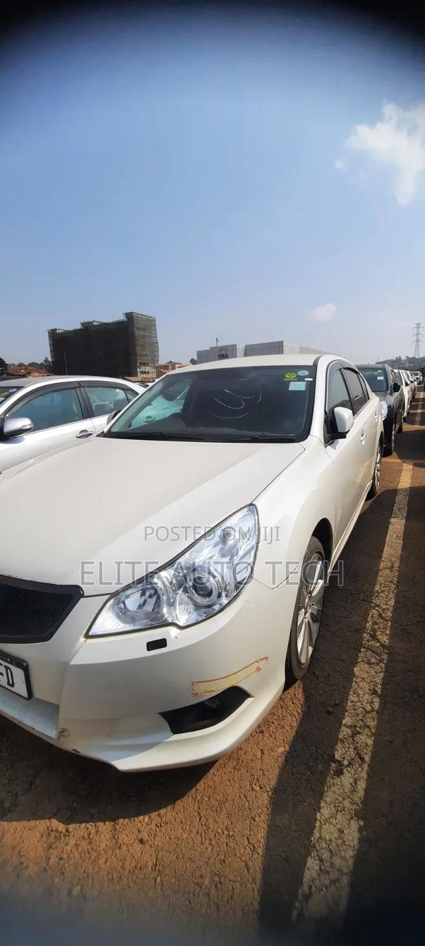 Subaru Legacy 2.5i Sedan CVT 2012 White