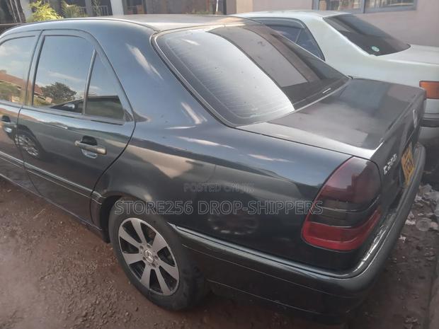 Mercedes-Benz C200 2000 Black