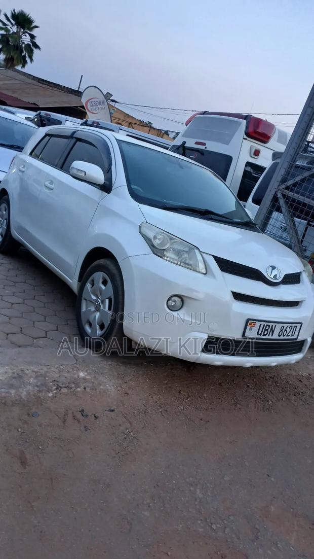 Toyota IST 2010 White