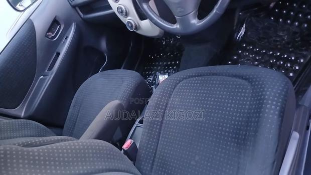 Toyota Ractis 2009 Silver