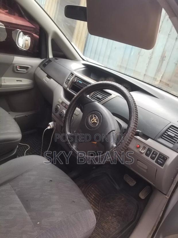 Toyota Noah 2.0 AWD (8 Seater) 2002 Silver
