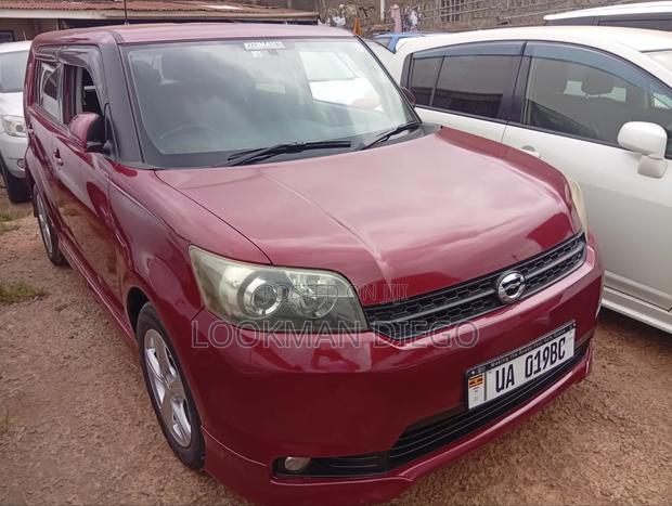 Toyota Corolla Rumion 2011 Maroon