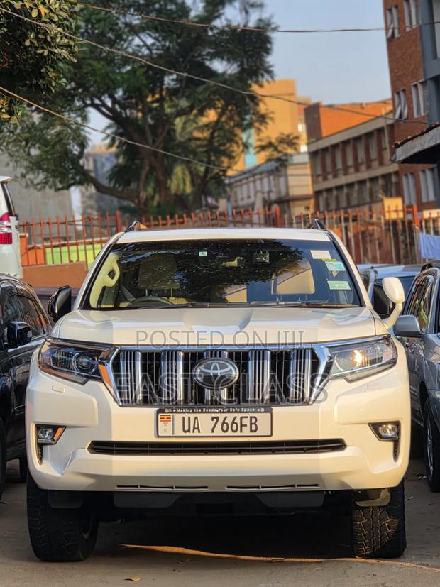 Toyota Land Cruiser Prado 2.8 2019 White