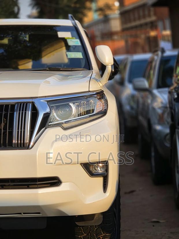 Toyota Land Cruiser Prado 2.8 2019 White