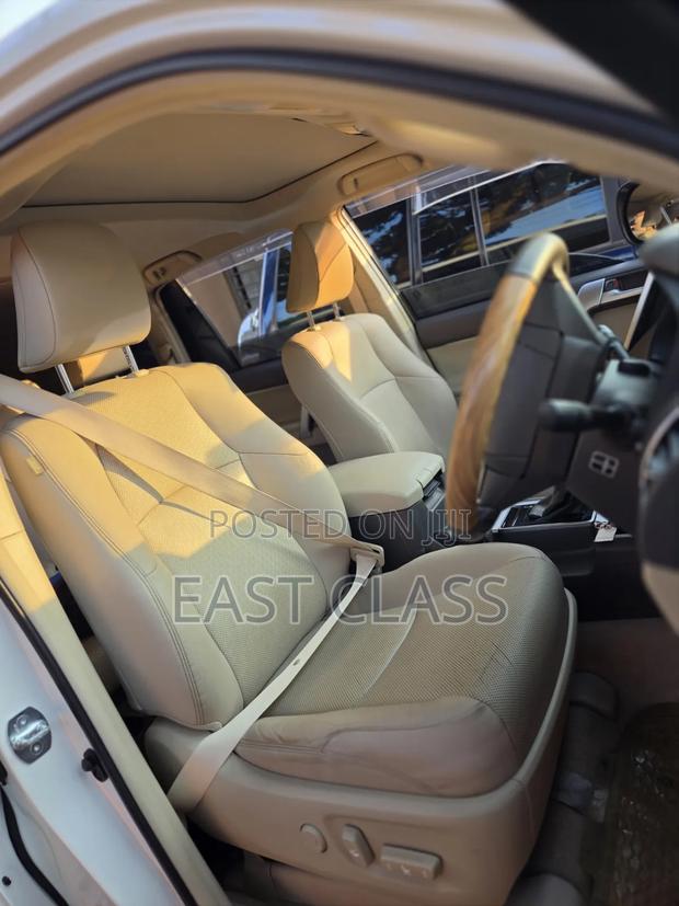 Toyota Land Cruiser Prado 2.8 2019 White