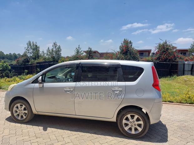 Toyota Passo Sette 1.5 AWD 2009 Silver