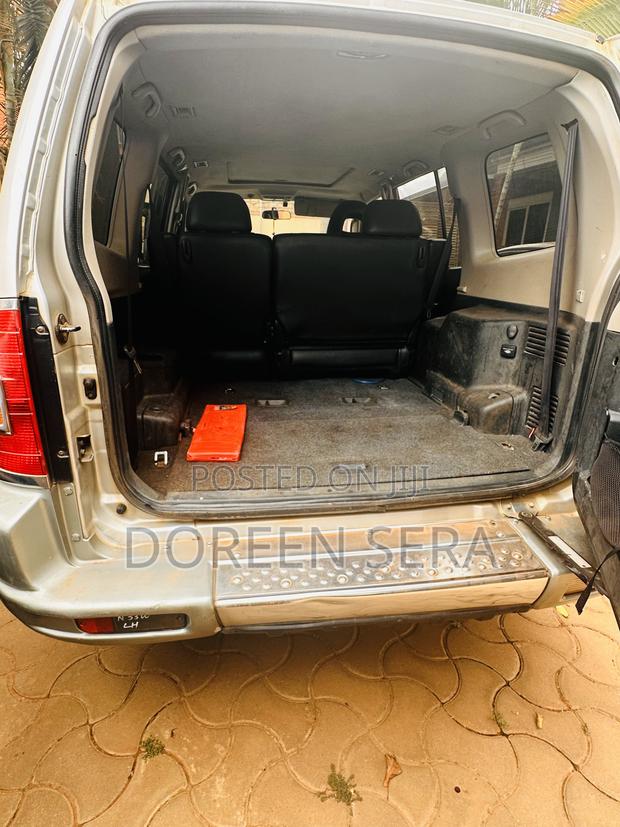 Mitsubishi Pajero 2000 Gray