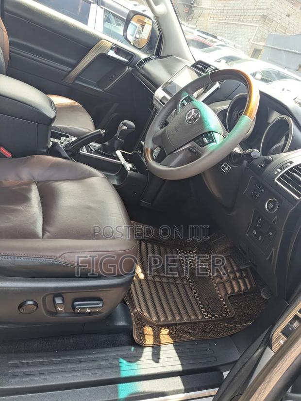 Toyota Land Cruiser Prado 2018 White