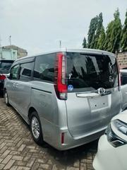 Toyota Noah 2.0 AWD (8 Seater) 2017 Silver for sale