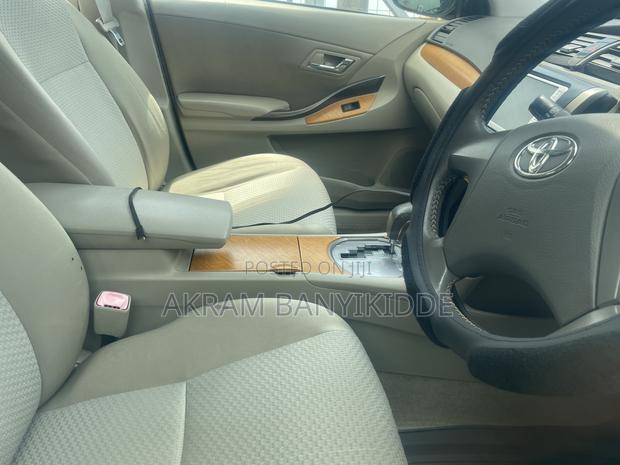 Toyota Premio 2009 Silver