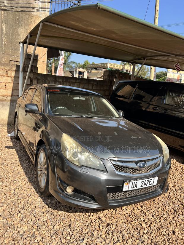 Subaru Legacy 2.5i 2010 Gray