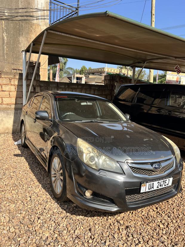Subaru Legacy 2.5i 2010 Gray